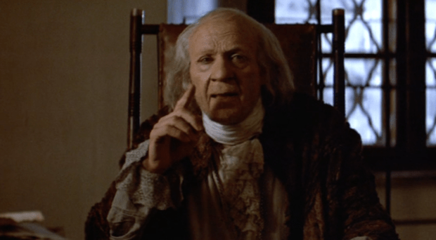 De oude Salieri beluistert Mozart Serenade en bespreekt de schoonheid ervan.